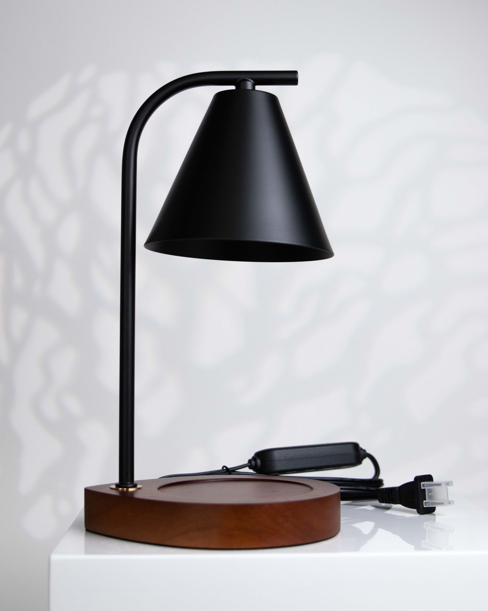 lampe-chauffe-bougie-noire-pando-et-co